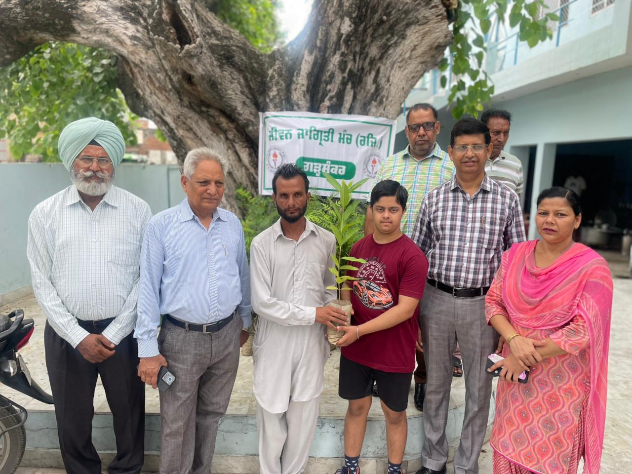 Jeevan Jagrati Manch (Regd.) Garhshankar Organizes a Langar of Plants